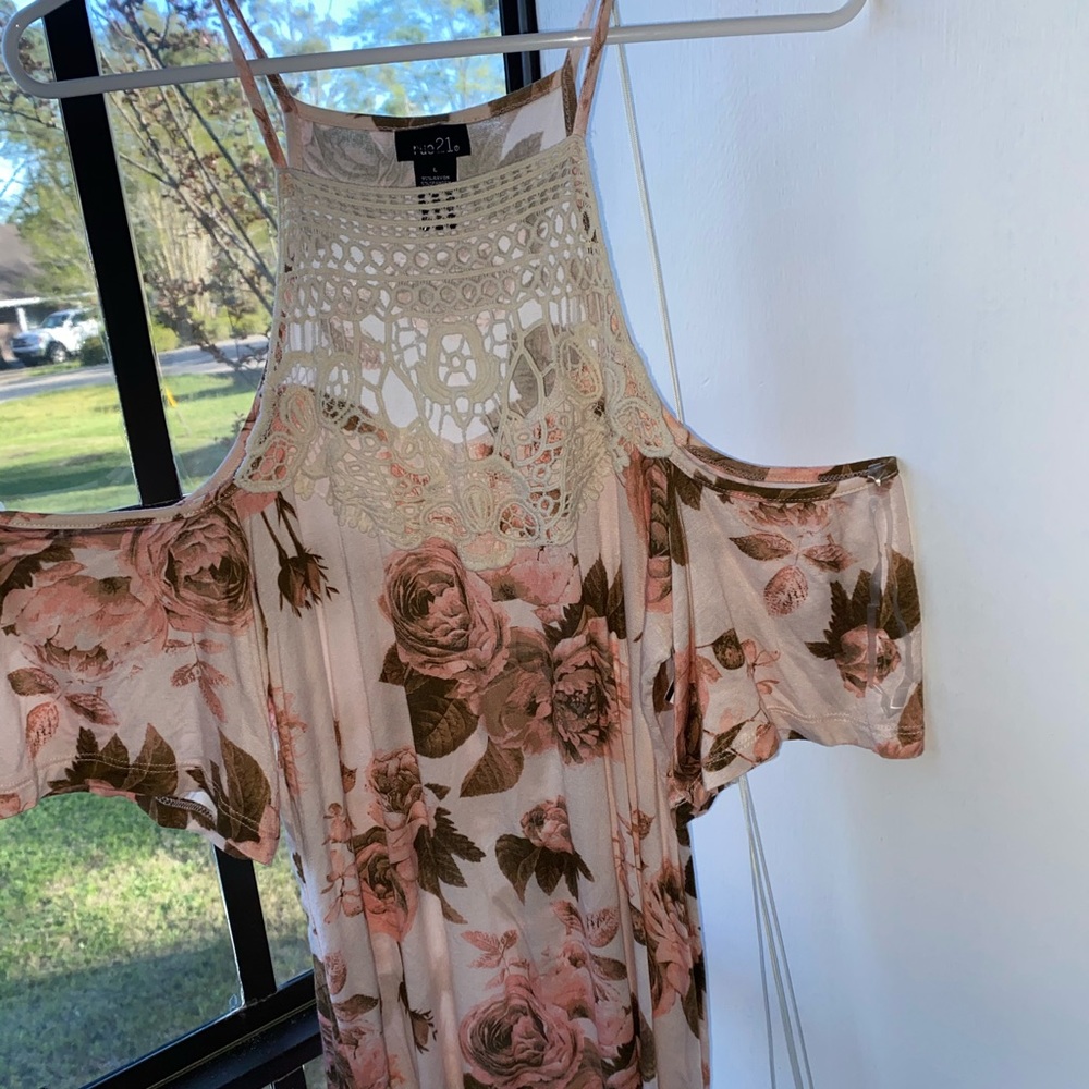 Rue21 pink floral blouse